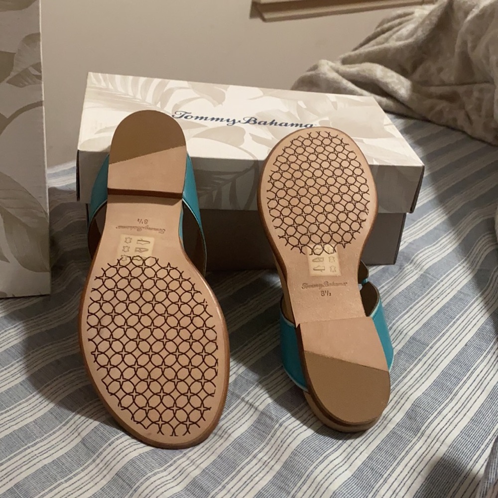 Sandals new and beautiful! - Picture 2 of 5